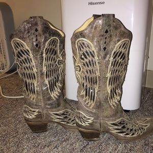 Beautiful Grey/Taupe Corral Boots